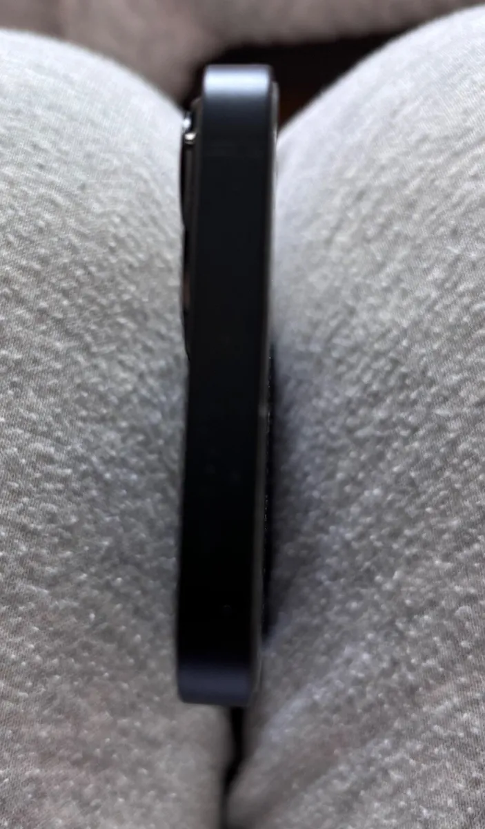 iPhone 13 - Image 2