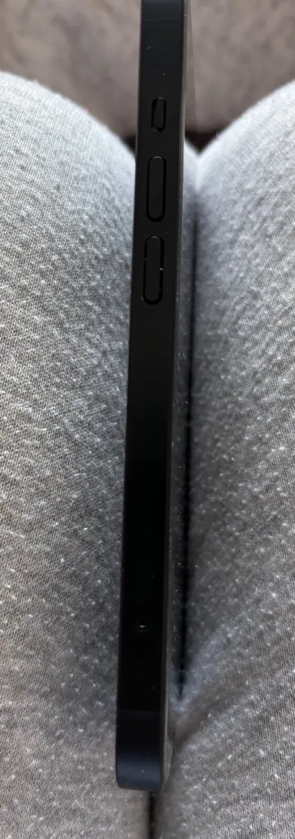 iPhone 13 - Image 4