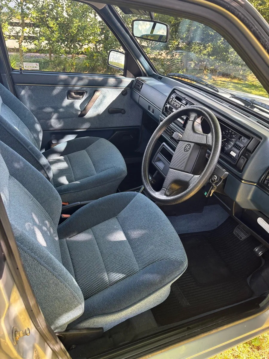 Volkswagen Jetta - Image 2