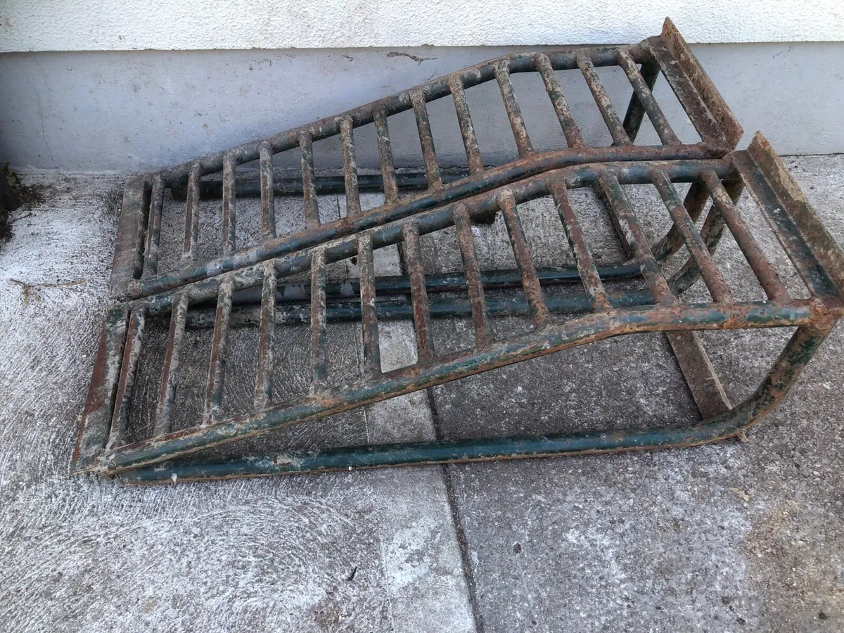 Trailer ramps - Image 1