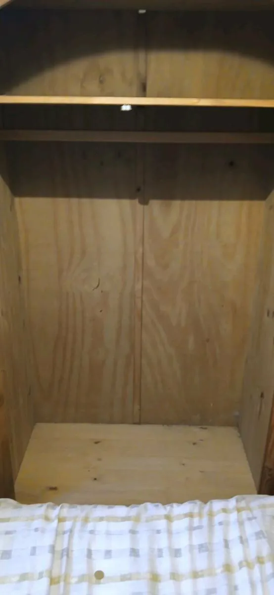 Wardrobe - Image 3