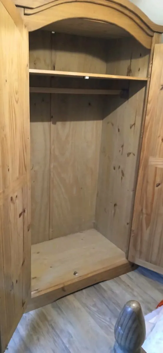 Wardrobe - Image 4