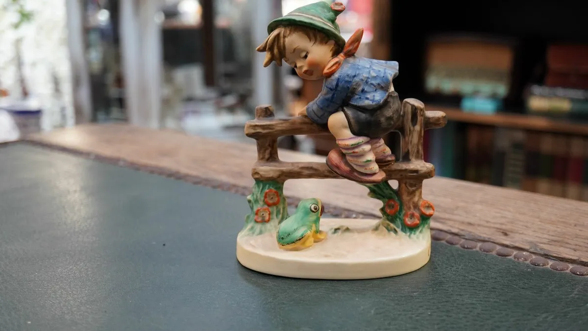Goebel Hummel Figurine - Retreat to Safety - Image 1
