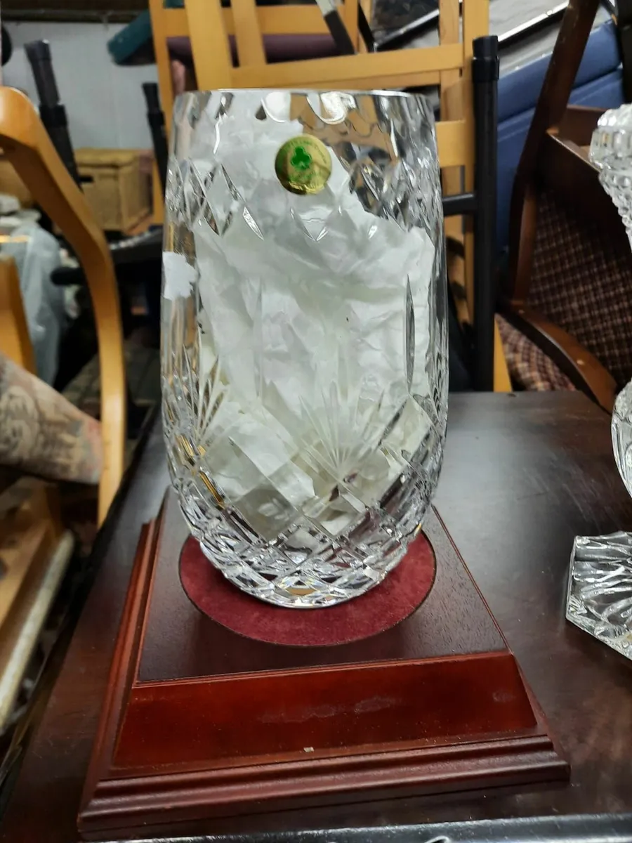 Thomond crystal vase - Image 3
