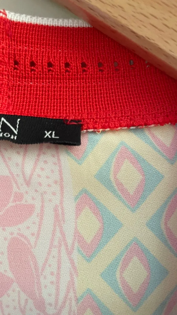 Women’s new top xl - Image 2