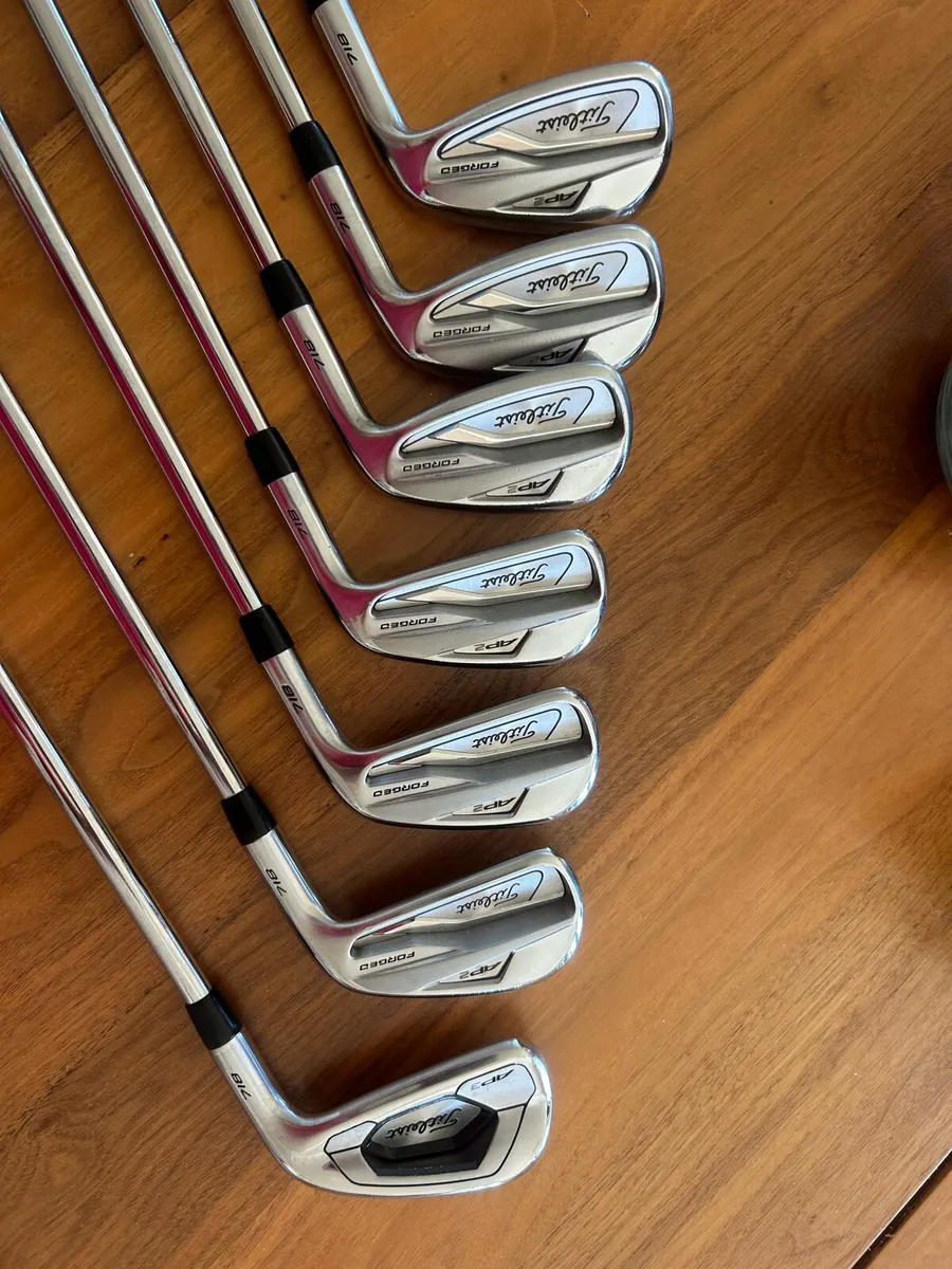 Titleist AP2&3 irons - Image 1