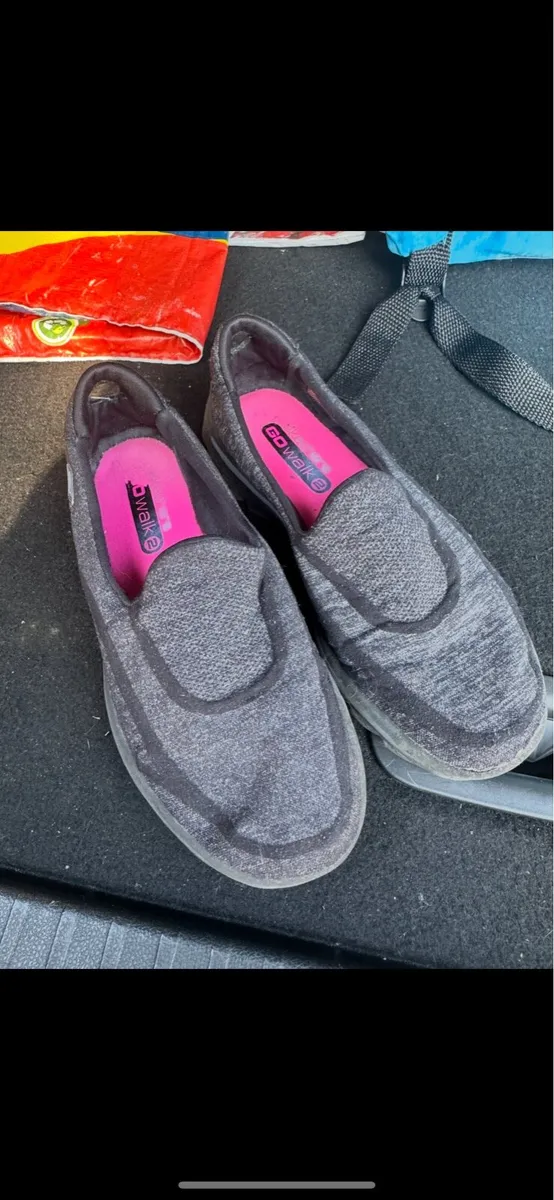 Skechers