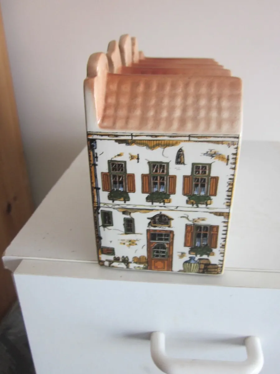 5 Miniature  H/Paint Amsterdam Canal houses/shops - Image 4
