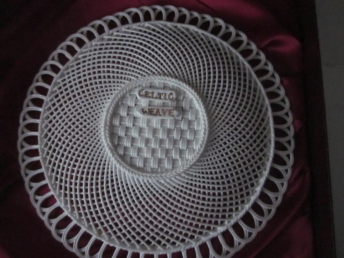 Celtic Weave China Basket Boxed  Unused/New - Image 3