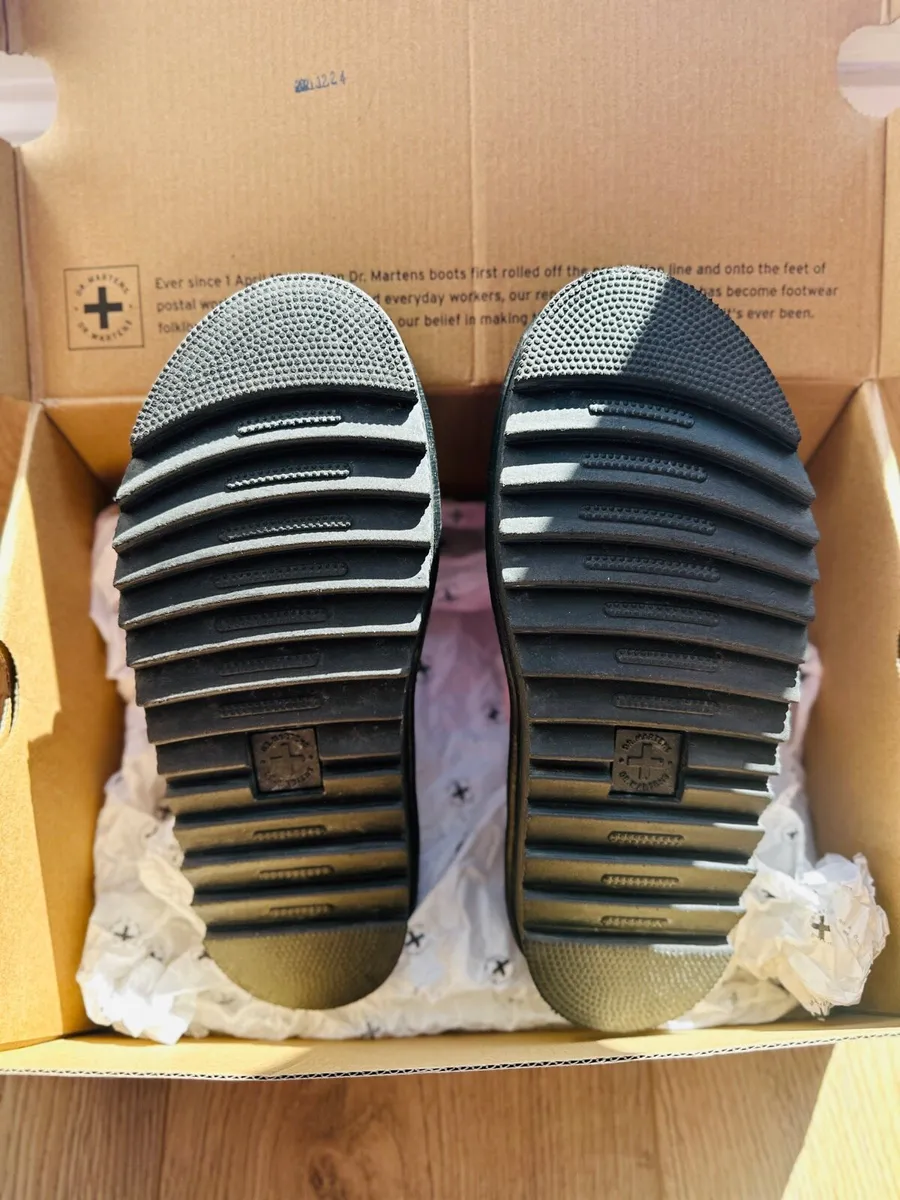 Dr Martens slide sandal in pale pink - Image 3