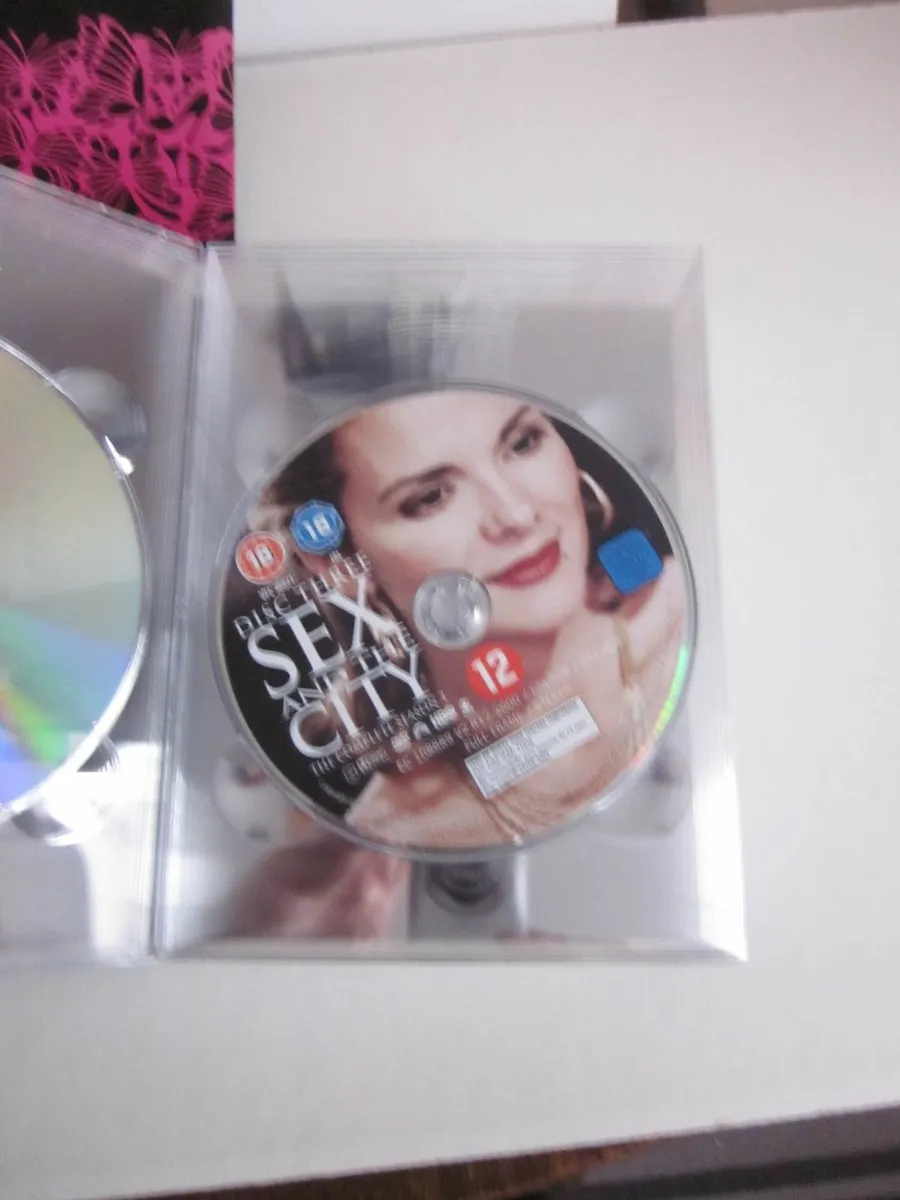 Sex and the City The Essential Collection 18 DVD's - Image 4