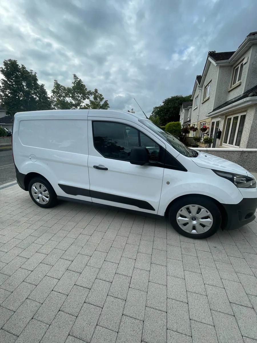 Ford Transit Connect 2015 - Image 2