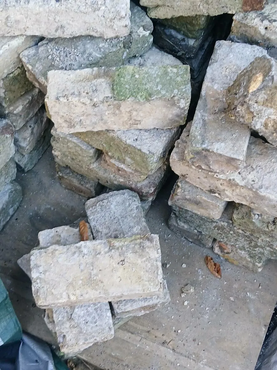 Old bricks - Image 2