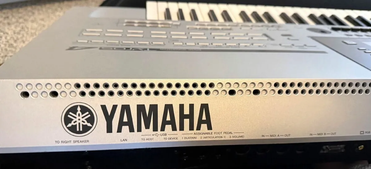 Yamaha Tyros 4 Keyboard Fully Working - Image 4