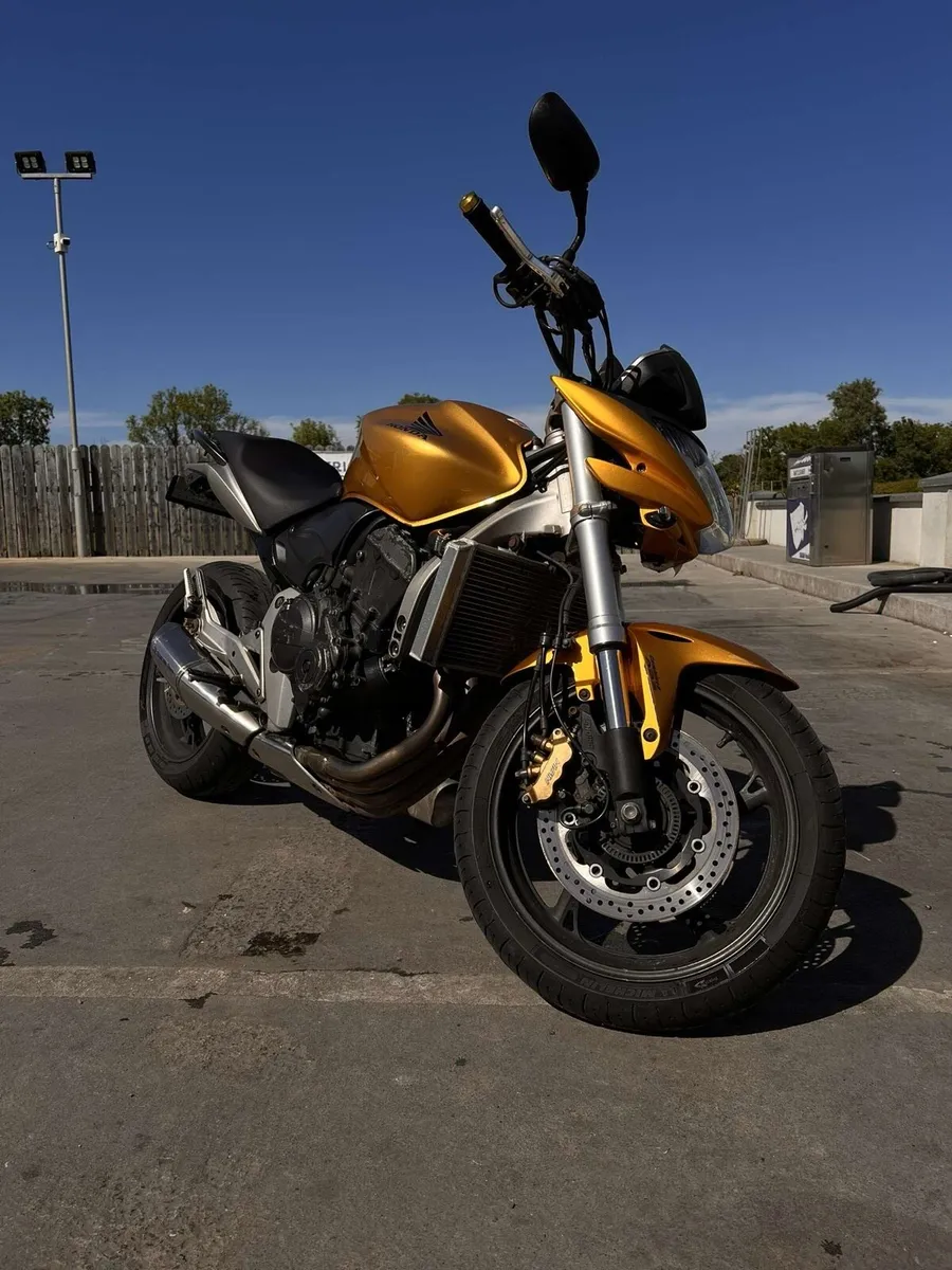 Honda Hornet 600 - Image 1