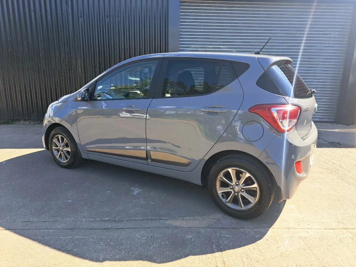 Hyundai i10 1Litre Automatic  2015 , low kms, - Image 2