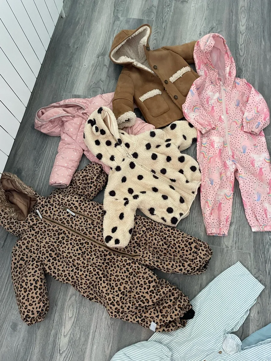 Bundle of girl’s clothes 18-24 months - Image 1
