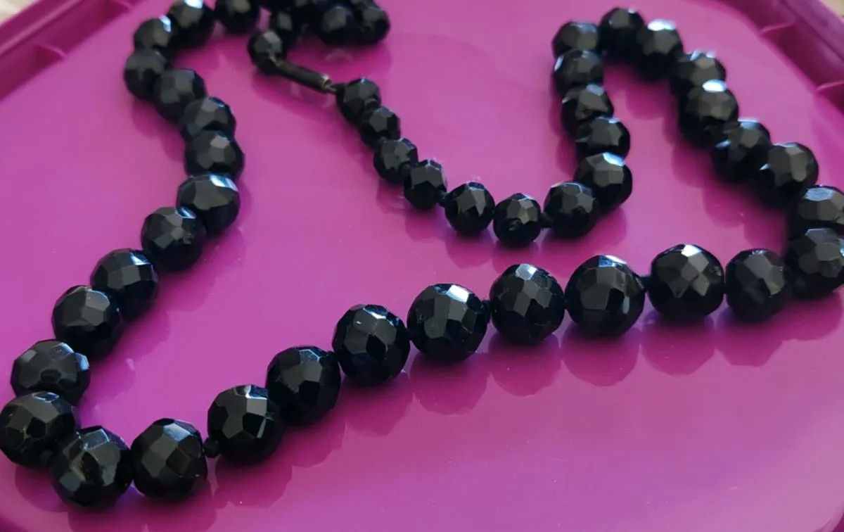 Vintage glass necklace - Image 1