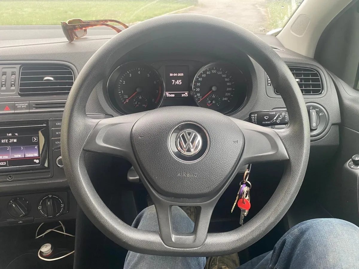 Volkswagen polo 1.0L - Image 2