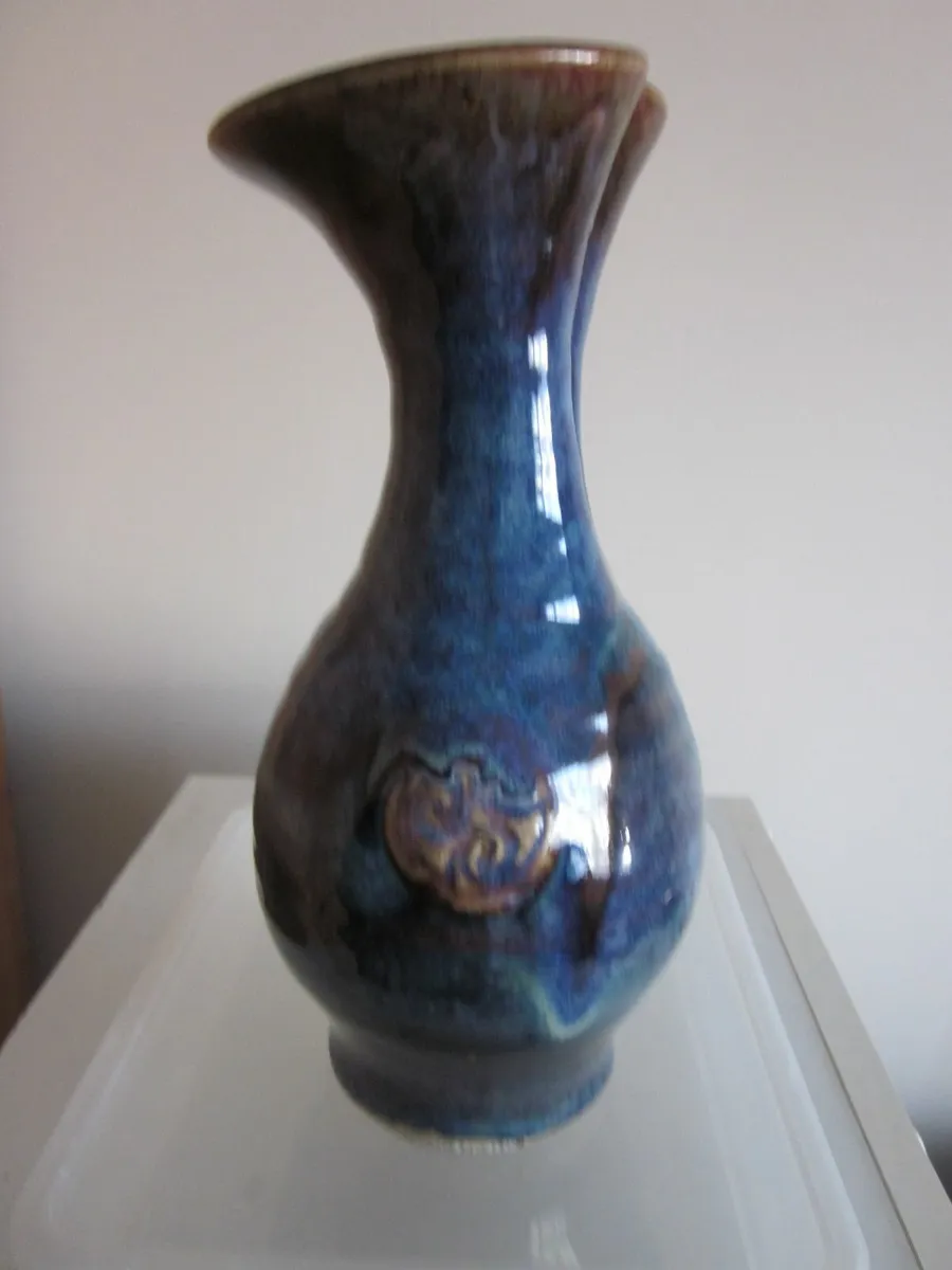 Colm De Ris Blue Irish Clover Vase 9'' - Image 1