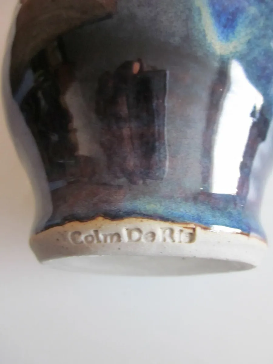 Colm De Ris Blue Irish Clover Vase 9'' - Image 4