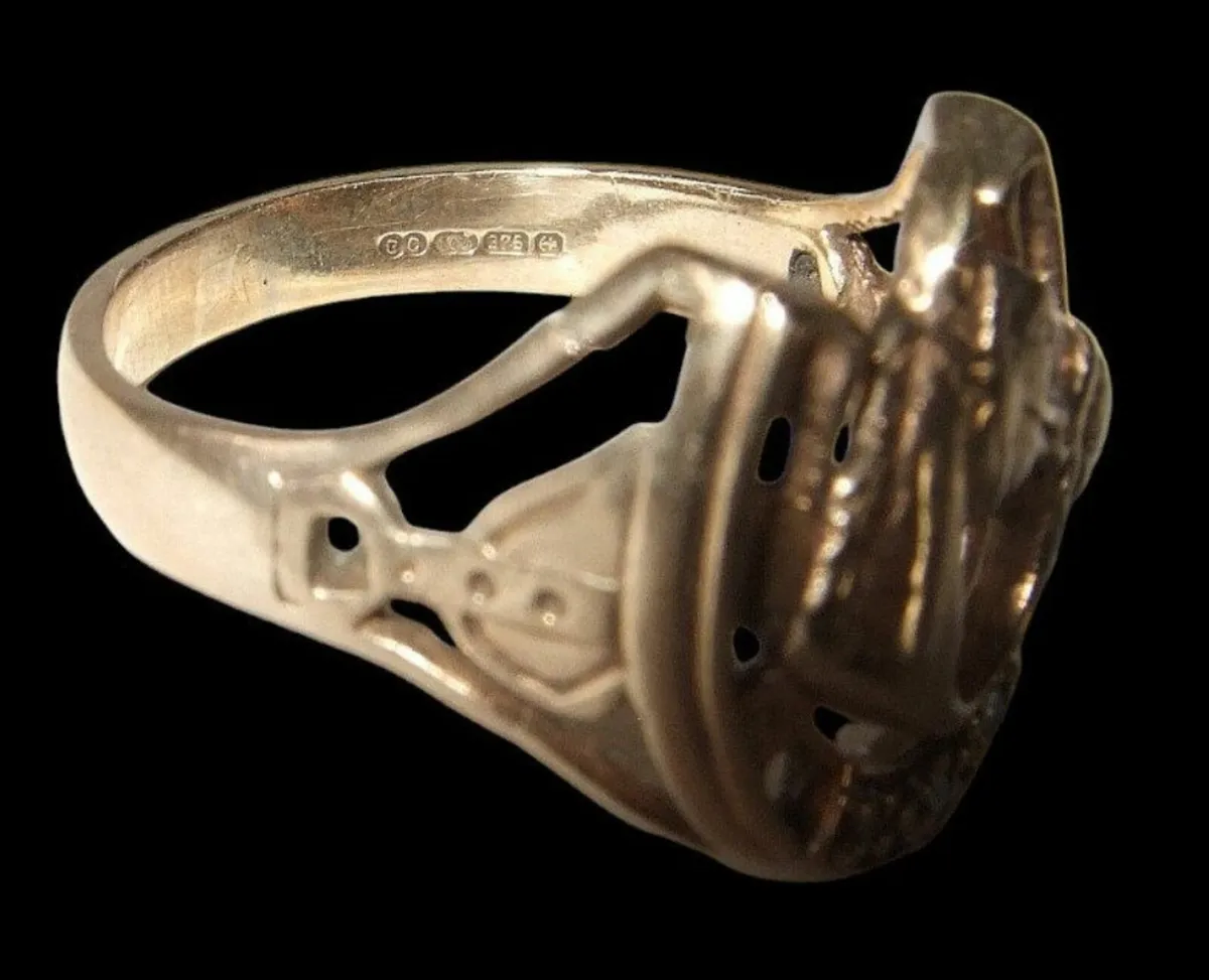 Vintage 9ct Yellow Gold & Diamond Gentlemans Ring - Image 2