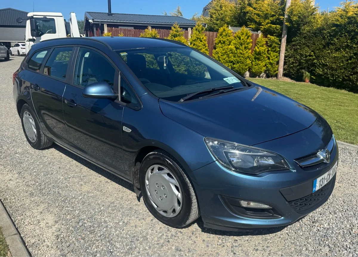 Opel Astra Estate - Image 1
