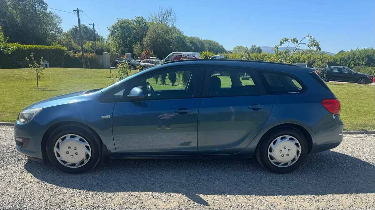 Opel Astra Estate - Image 3