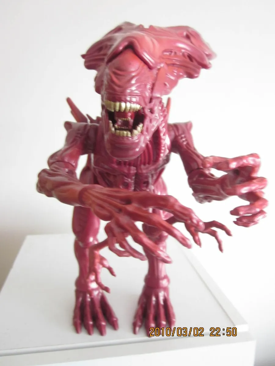 Xenomorph Alien Queen 12" Figure Deluxe - Image 1