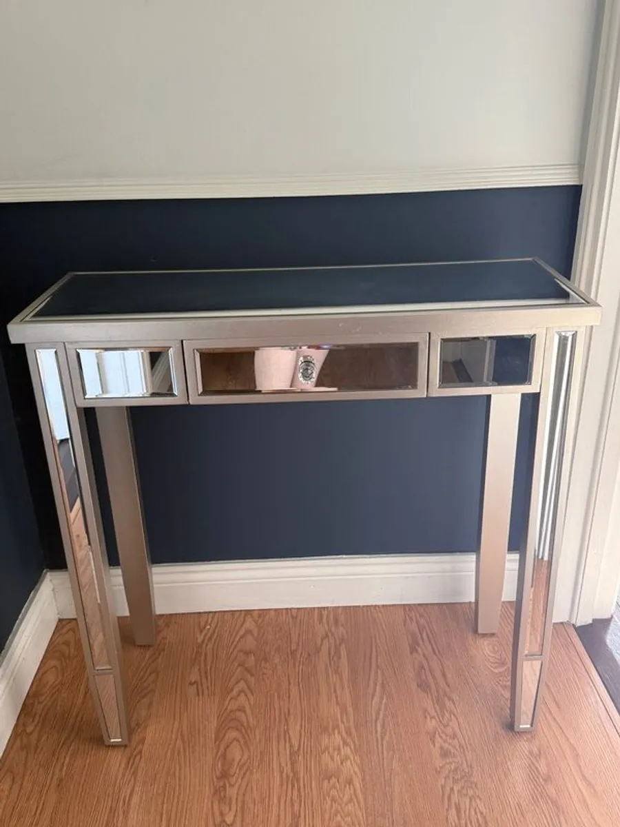 Dressing table/ console table and small chest of drawers - Image 1