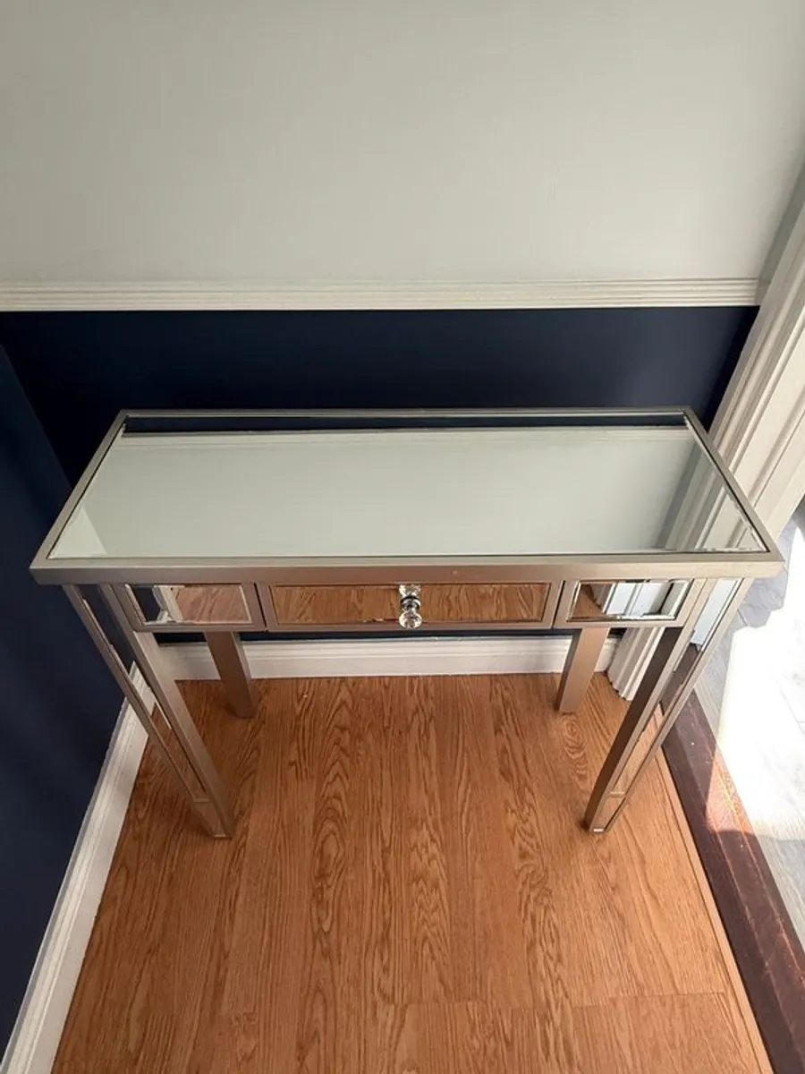 Dressing table/ console table and small chest of drawers - Image 2