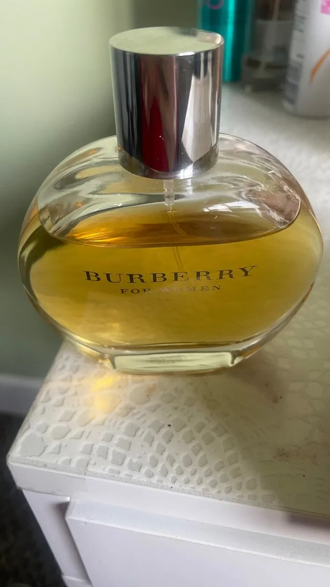 Women’s  Burberry perfume 100ml - Image 2