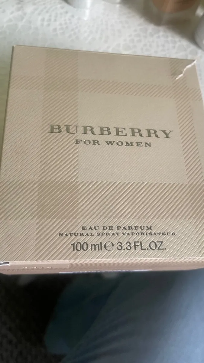 Women’s  Burberry perfume 100ml - Image 3