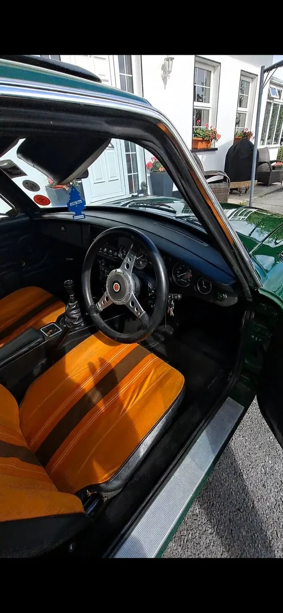 MGB GT - Image 2