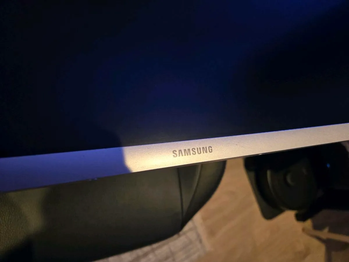 Samsung 34" inch monitor qled - Image 3