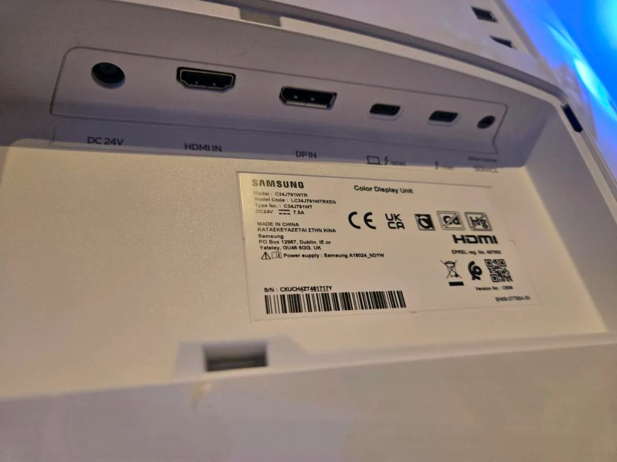 Samsung 34" inch monitor qled - Image 4