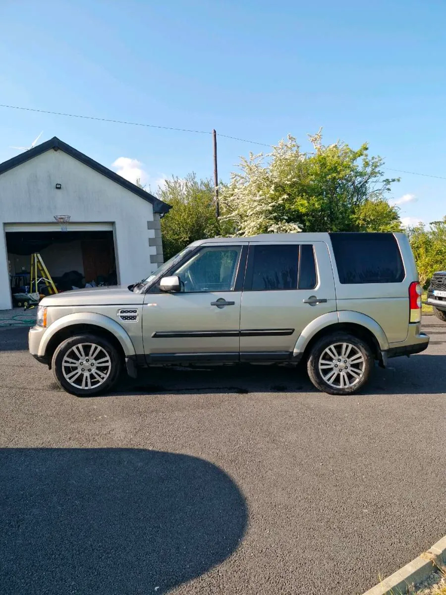 Discovery 4 crew cab 5 seater - Image 1