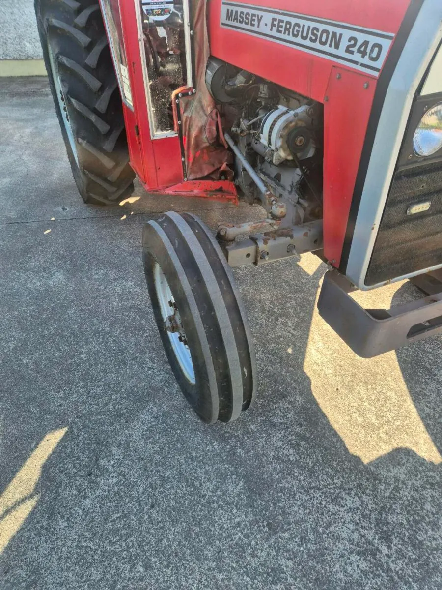 Tractor - Image 4