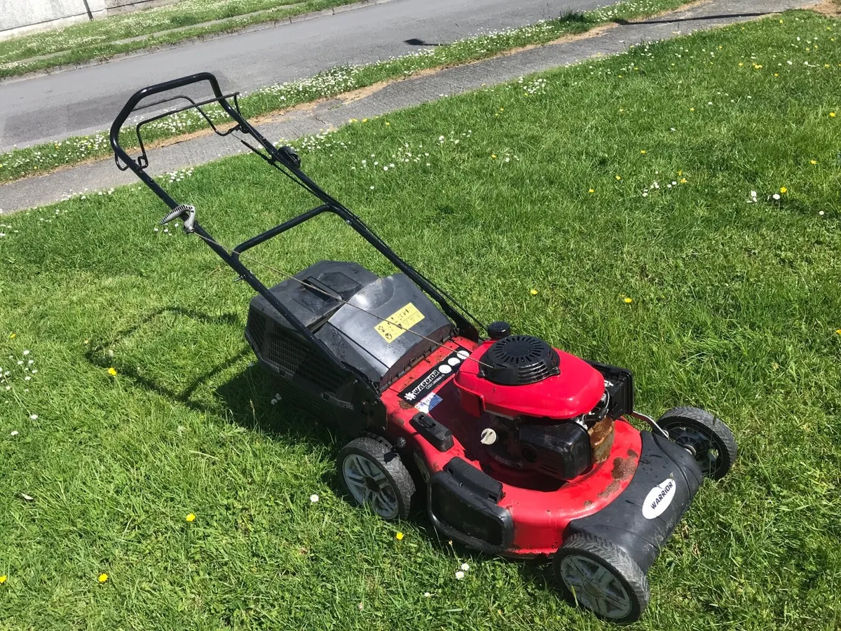 Lawnmower Honda engine - Image 4