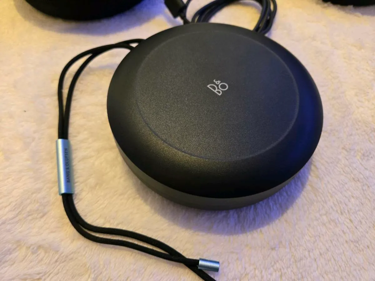 B&O beosound A1 2nd generation bluetooth speaker - Image 2