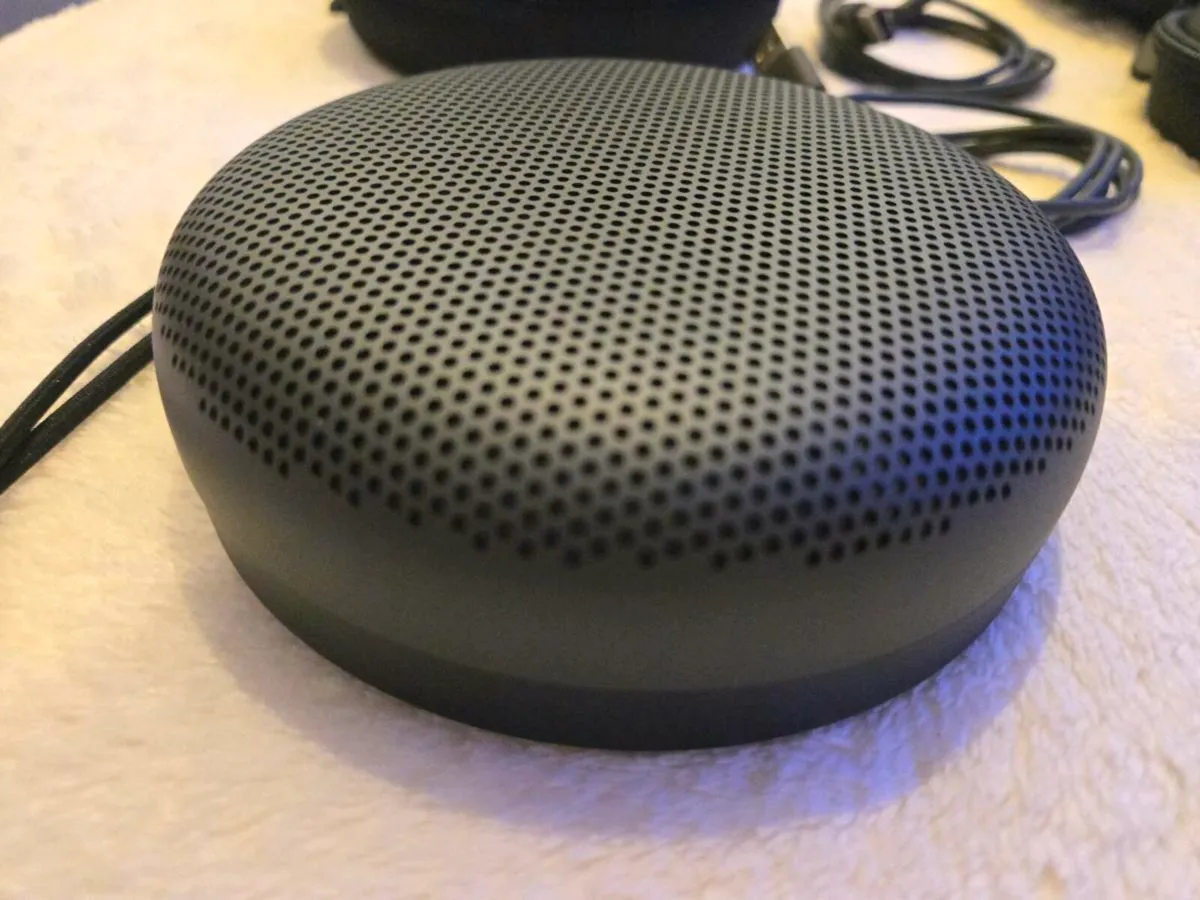 B&O beosound A1 2nd generation bluetooth speaker - Image 3