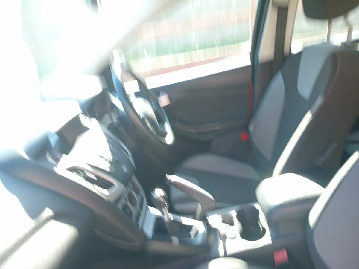 Ford Focus 2012 - Image 2