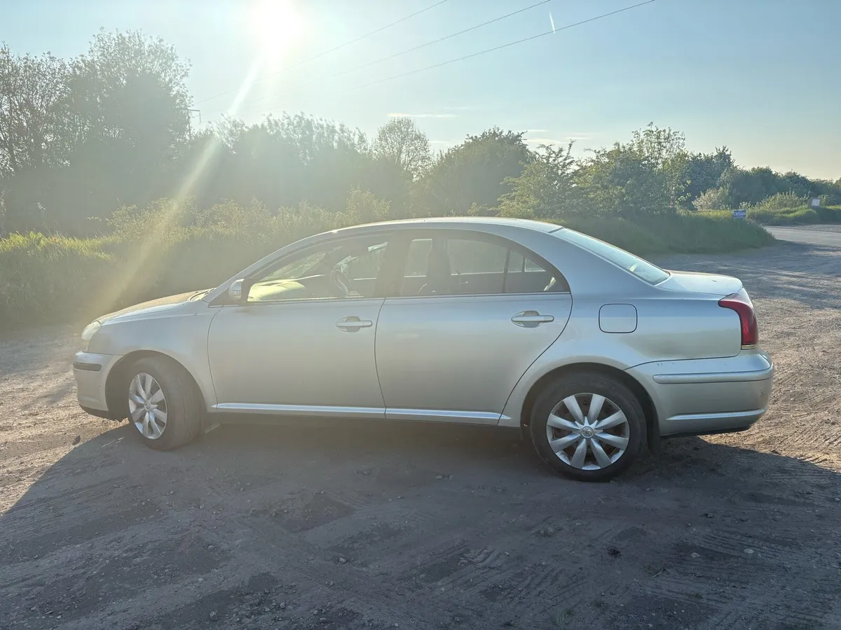 08 Toyota Avensis - Image 4