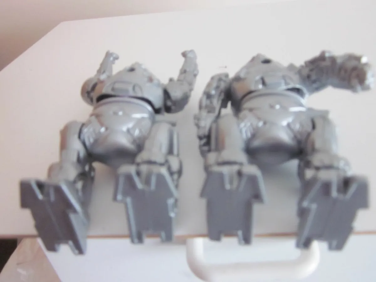Pair of  Iron Man Wind Up Figures Burger King 2007 - Image 4