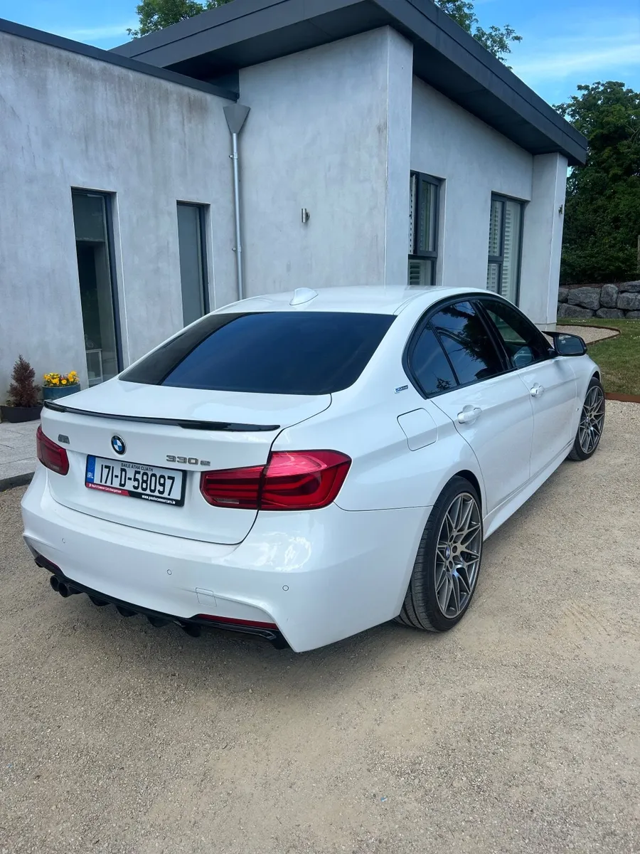 BMW 3-Series 2017 - Image 2