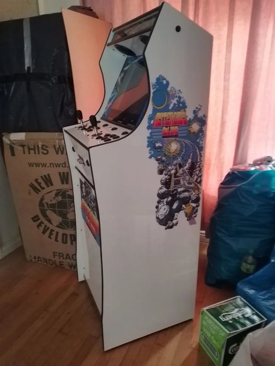 Arcade Cabinet - Image 2