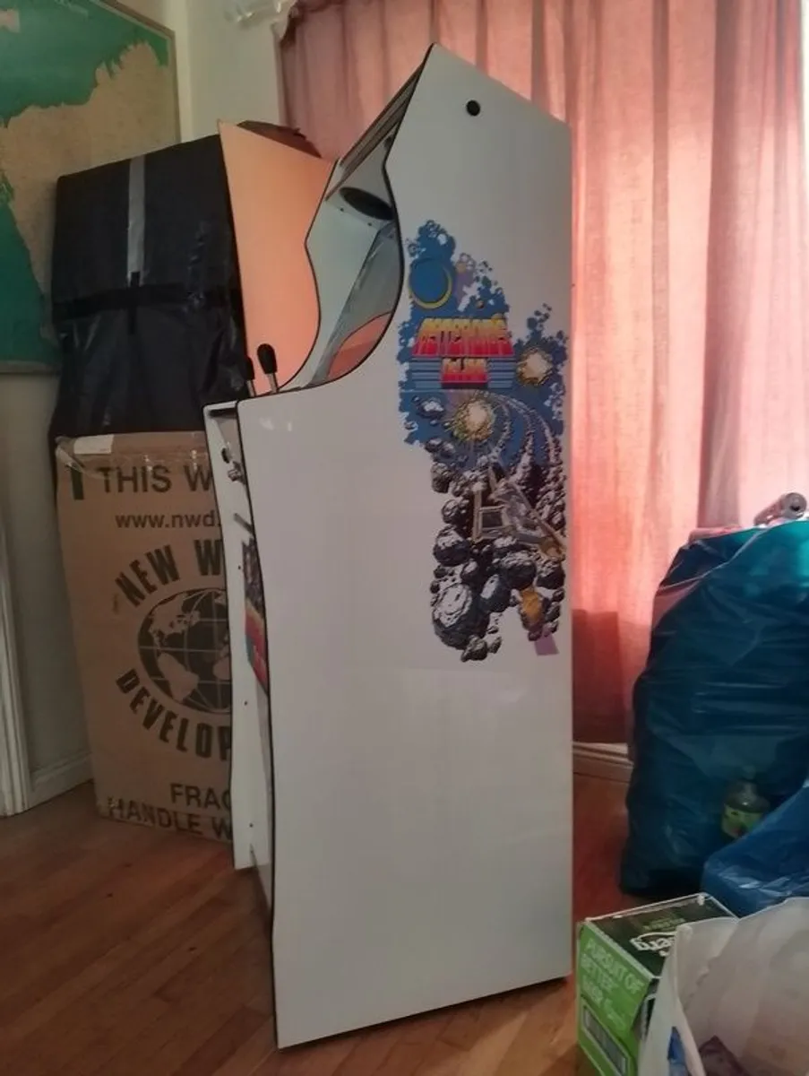 Arcade Cabinet - Image 3