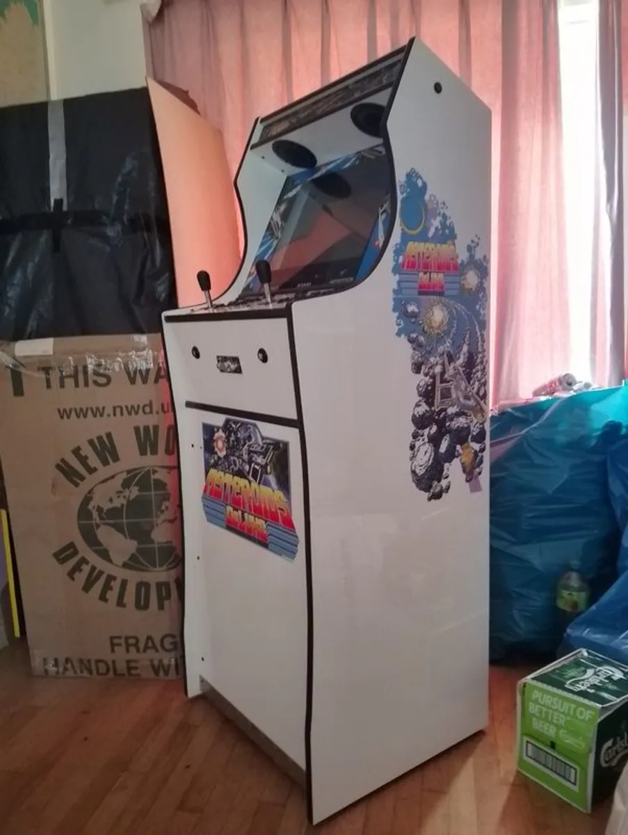 Arcade Cabinet - Image 4
