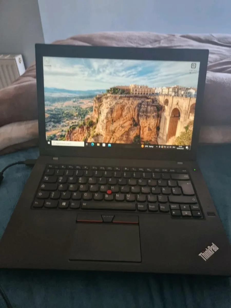 Lenovo Thinkpad - Image 1