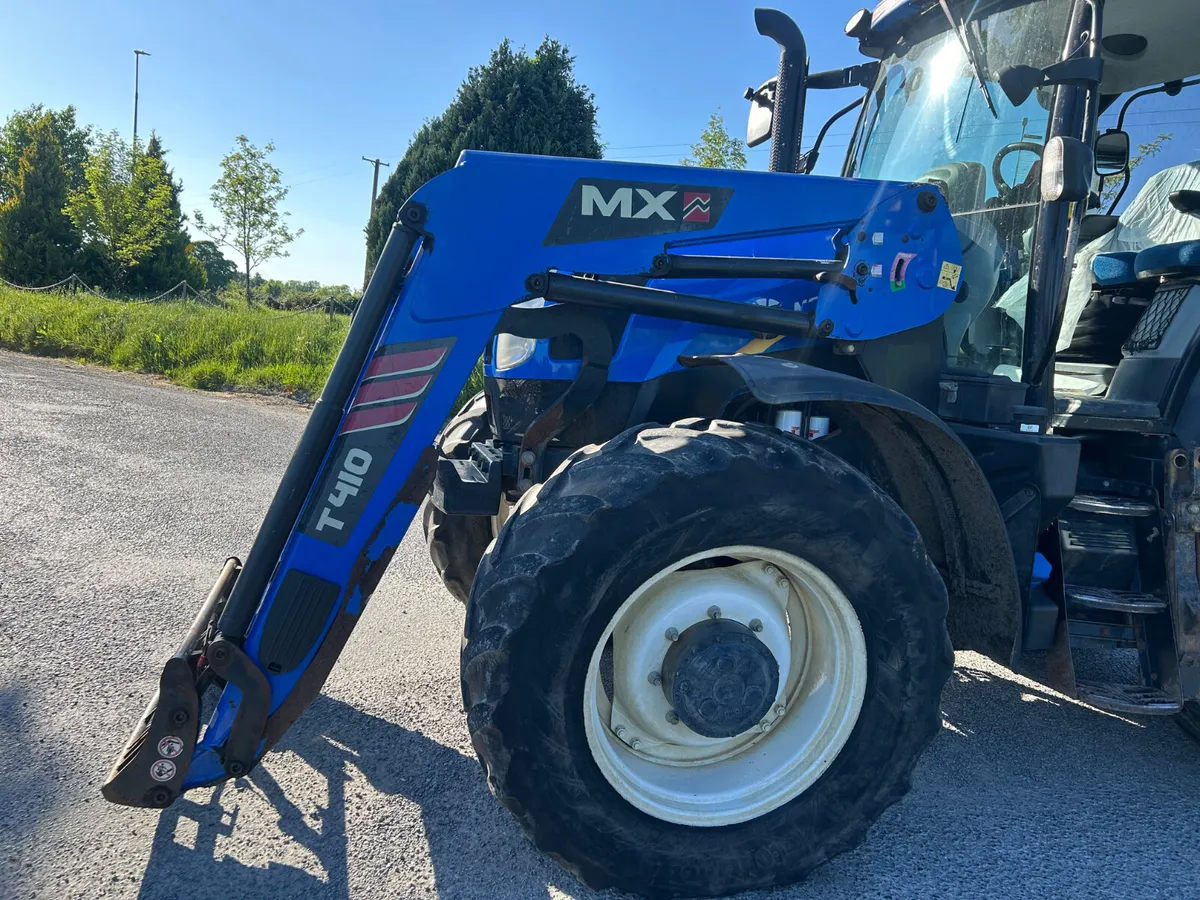 2016 New Holland T6.140 with Loader - Image 4